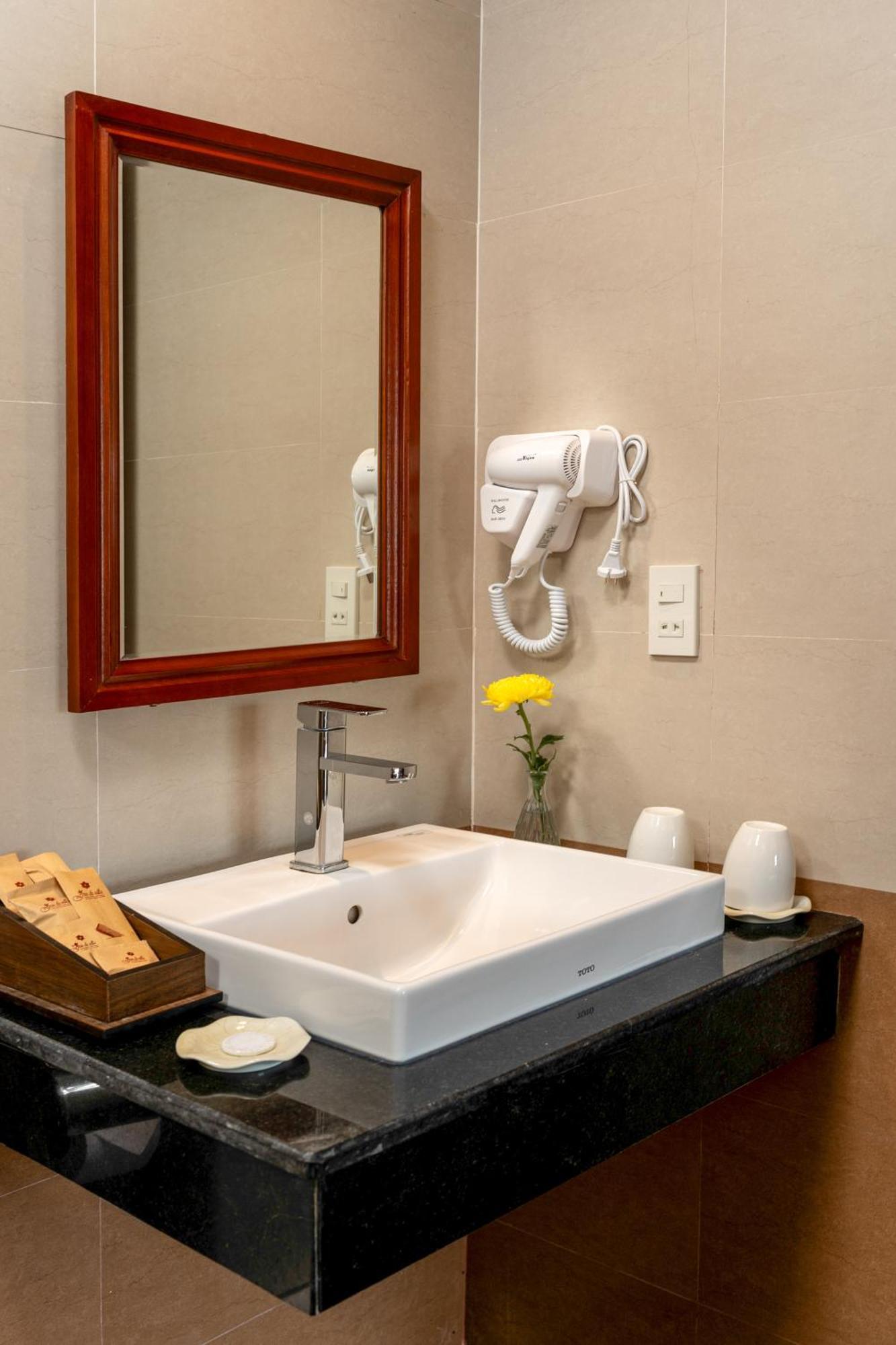 ไอริส วิลลา Bed & Breakfast ฮอยอัน ภายนอก รูปภาพ